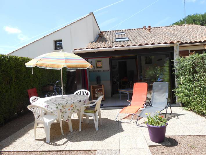 Location de vacances pour 4 personnes, avec terrasse et piscine à Saint-Vincent-sur-Jard - 2