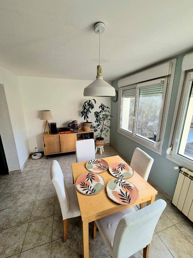 Location de vacances pour 4 personnes, avec jardin dans Neuville-Saint-Rémy - 2