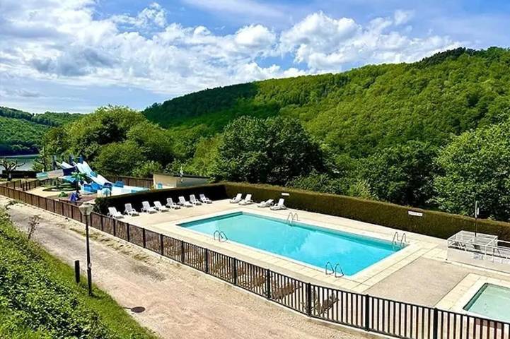 Gîte pour 6 personnes à Arnac