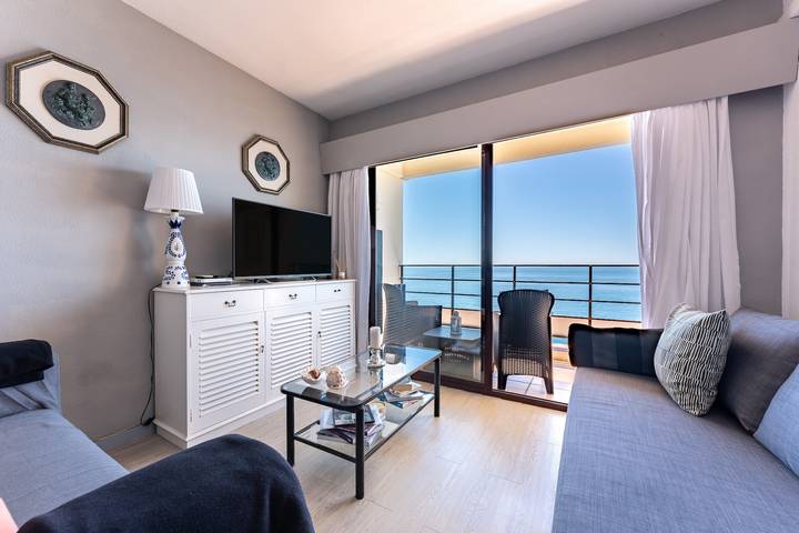 Apartamento entero, Apartamento 'Apartamento Benalmadena Costa' con vistas al mar, Wi-Fi y aire acondicionado. in Torremuelle, Benalmádena
