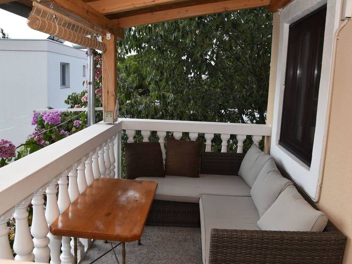 Ganze Wohnung, "Zeljka" mit Terrasse in Pakostane, Zadar