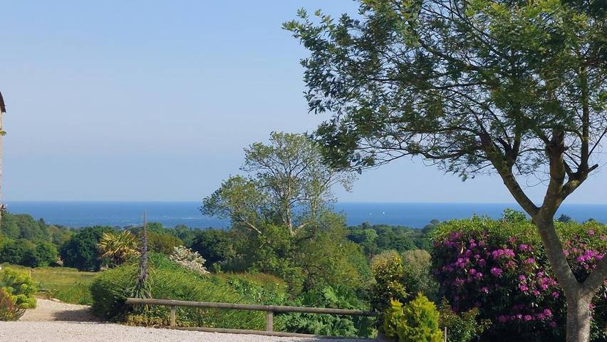 Chambre d’hôte pour 3 personnes, avec vue et jardin dans Cotentin