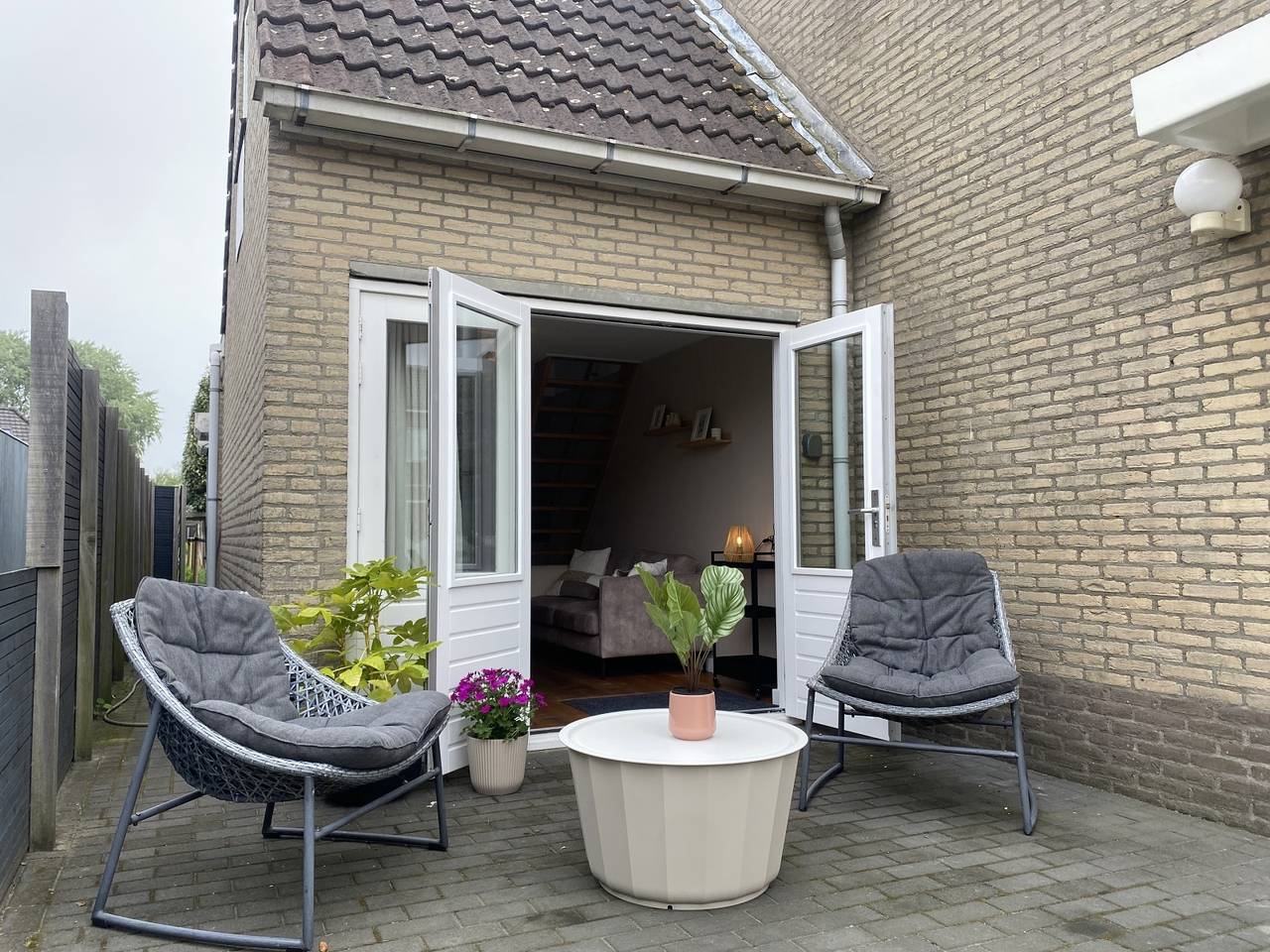 Sfeervol 3-persoons vakantiehuis met omheinde tuin in Domburg, dichtbij centrum in Domburg, Walcheren