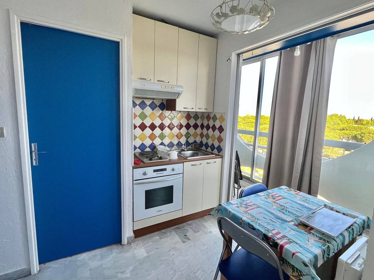 Estudio entero, Estudio céntrico con terraza y parking a 600m de la playa in La Grande-Motte, Côte d'Améthyste