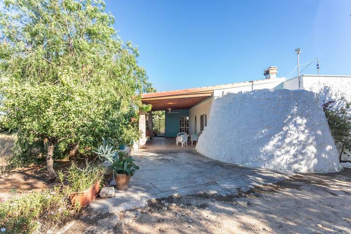 Casa vacanza per 6 persone, con Giardino a Torre Suda