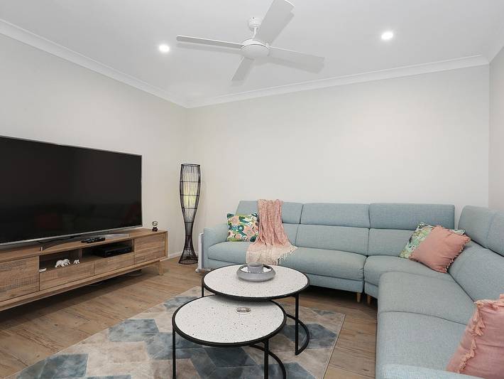 Holiday home for 8 people, with balcony and garden in Yamba