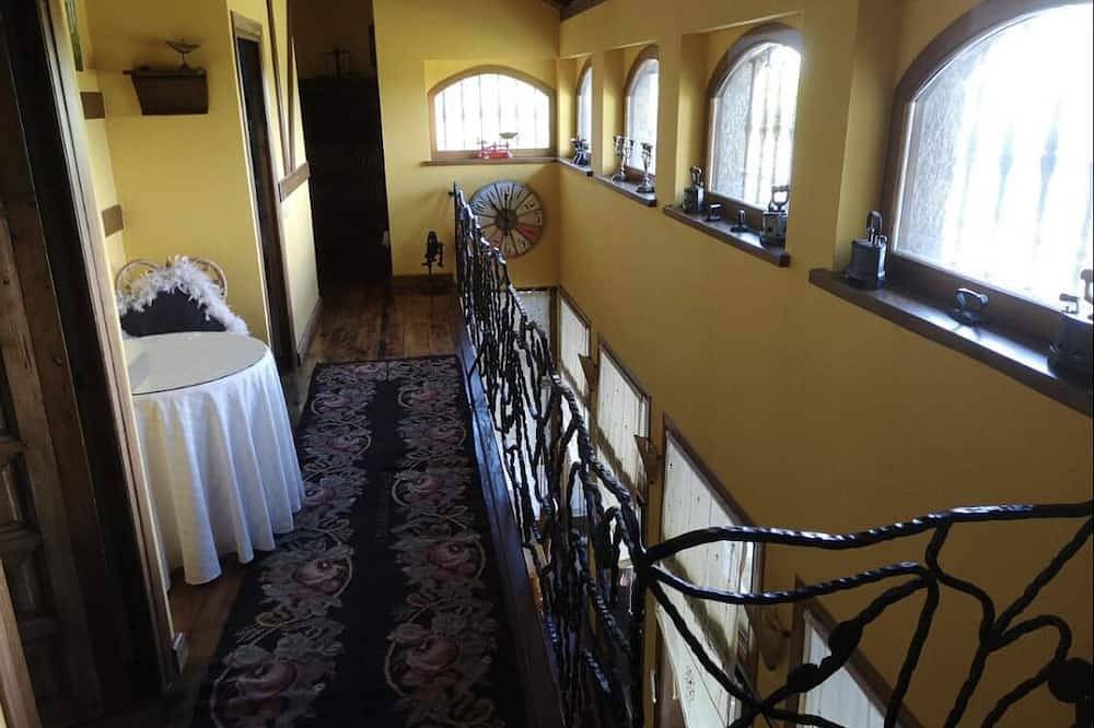 Lovely villa in Muelas de los Caballeros, Zamora Provinz