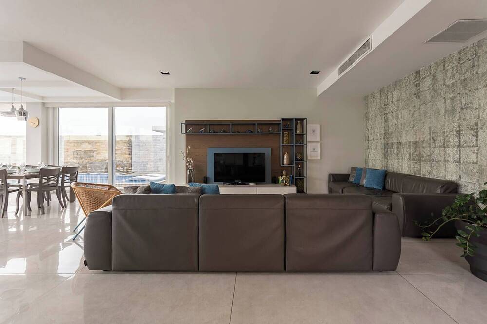 Eine spektakuläre, brandneue, moderne Villa direkt am Meer! in Marsaskala, Insel Malta