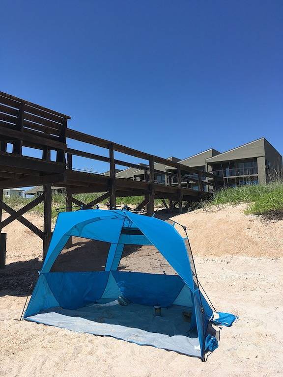 Ganze Wohnung, Oceanfront Paradise! 2/2 mins from St. Augustine! Great for families & couples! in Vilano Beach, St. Johns County