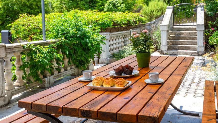 Villa pour 6 personnes, avec terrasse et jardin à Vrbnik - 4