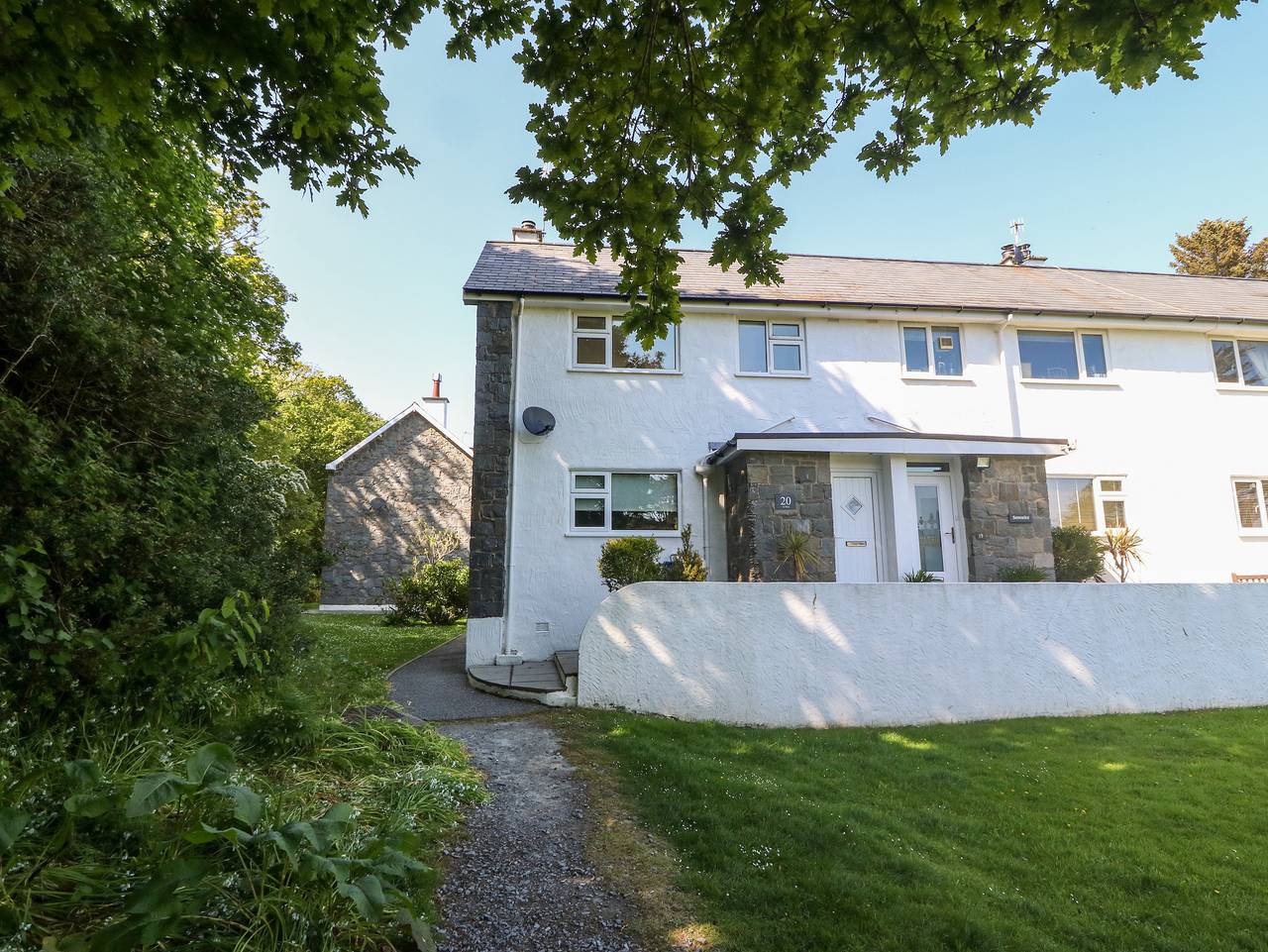 20 Glyn Y Mor in Llanbedrog, Gwynedd