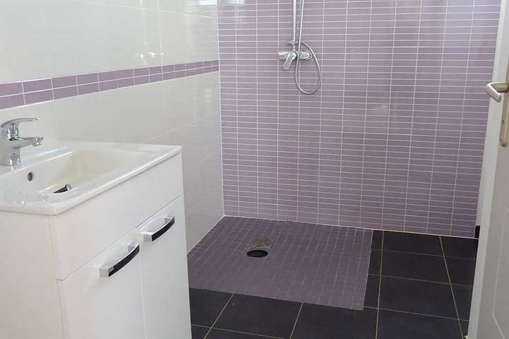 Location de vacances pour 4 personnes, avec terrasse ainsi que jardin et piscine à Saint-Martin-d'Ardèche - 3