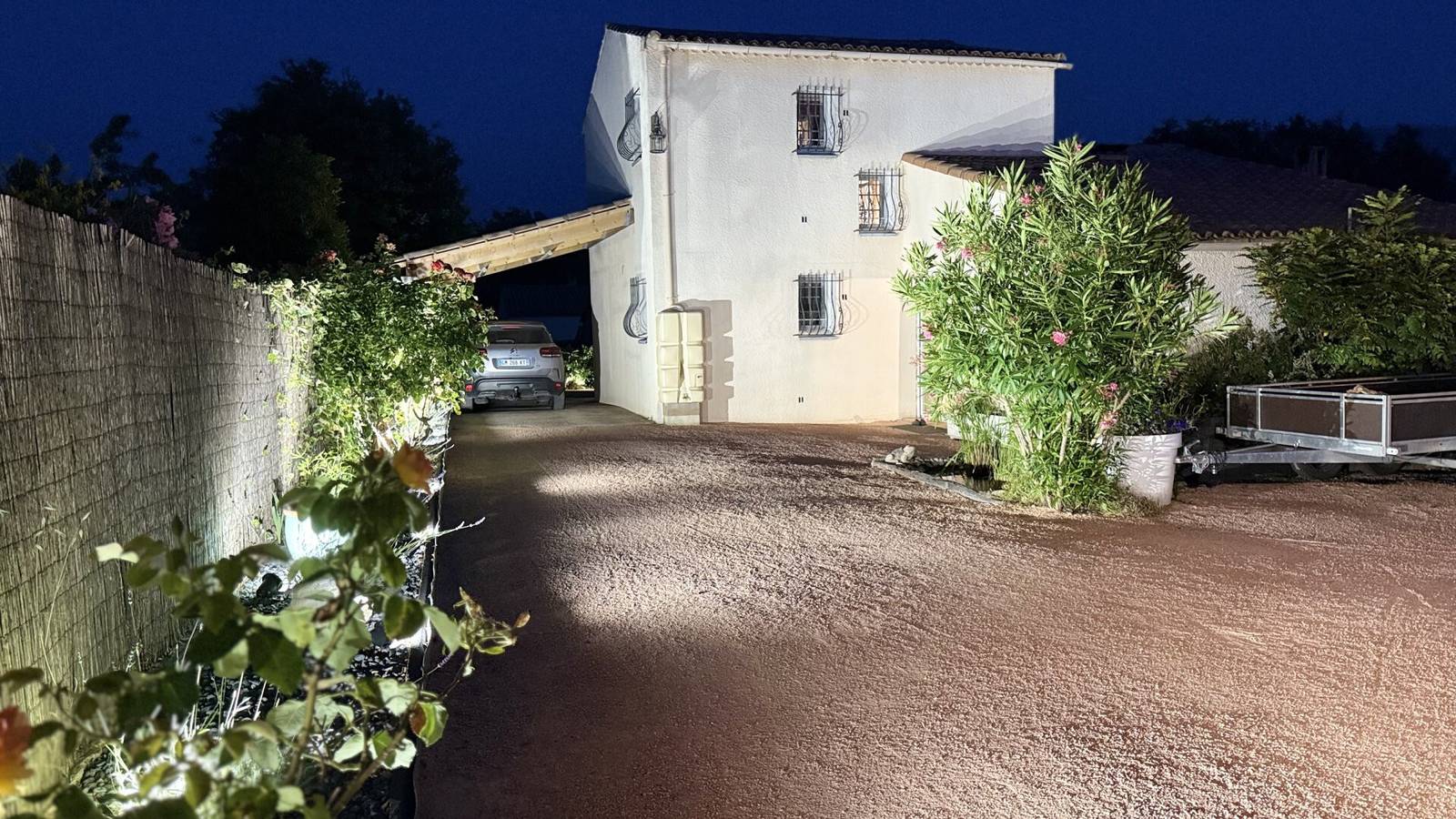 Gästezimmer 'Bleuets' mit Bergblick, Wlan und Klimaanlage in Nans-les-Pins, Brignoles Region
