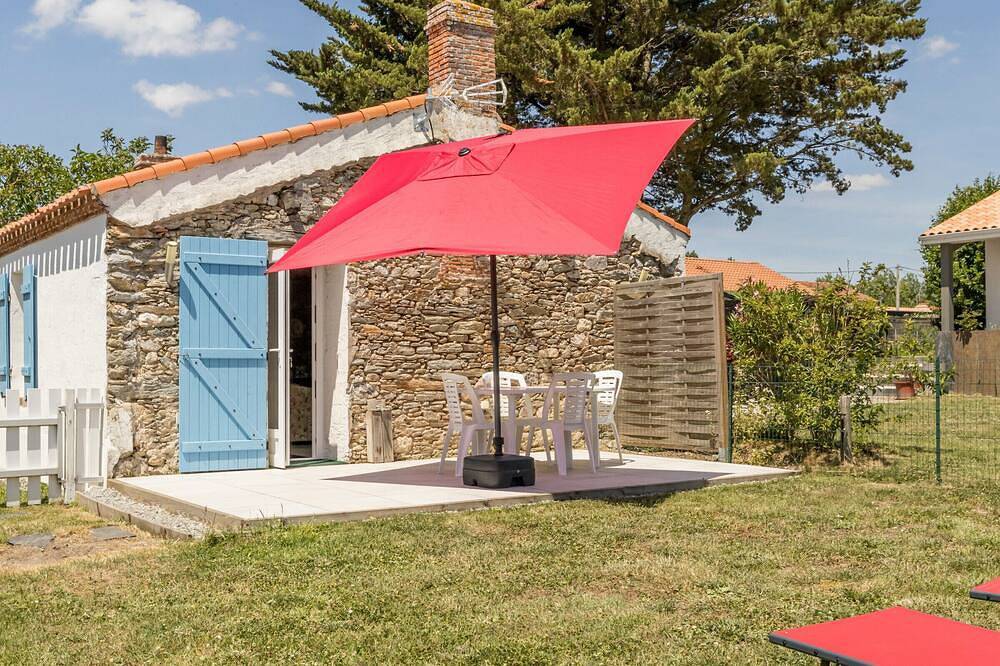 Encantadora casita renovada con jardín, terraza privada y Wifi, a 12 km de la playa in Bourgneuf-en-Retz, Côte de Jade