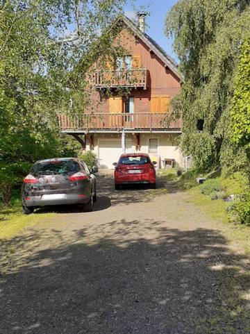 Maison de campagne pour 5 personnes, avec terrasse et jardin à Murat-le-Quaire