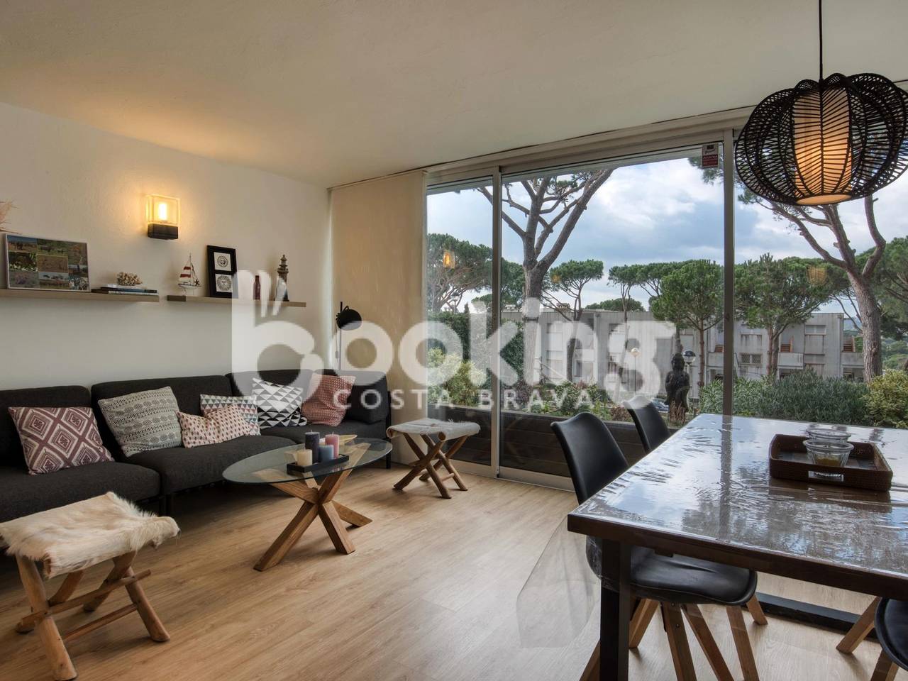 Entire vacation apartment, Charming apartment with a summer lounge in Platja d'Aro, close to the beach in Platja d'Aro, Costa Brava
