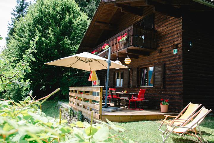 Ferienhaus für 7 Personen, mit Balkon und Terrasse sowie Garten und Seeblick am Ossiacher See