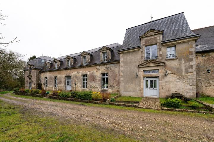 Location de vacances pour 12 personnes, avec jardin dans La Chapelle-Caro