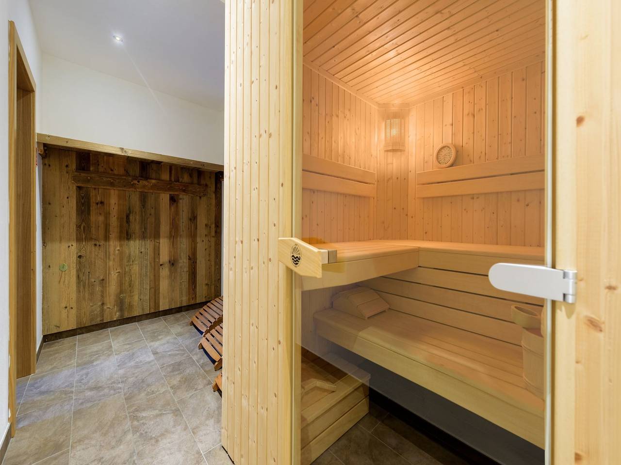 Luxury Chalet with Sauna near Ski Area in Salzburg in Alpendorf, Sankt Johann im Pongau