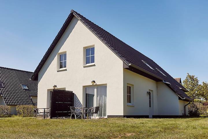 Ferienwohnung für 2 Personen, mit Pool und Sauna sowie Terrasse, mit Haustier in Krakow am See