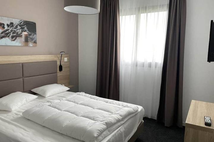 Appartement entier, À 150m des pistes de ski, 4ème étage, vue station/montagne, piscine, télévision, casier à ski, 74m² in Gourette, Eaux-Bonnes