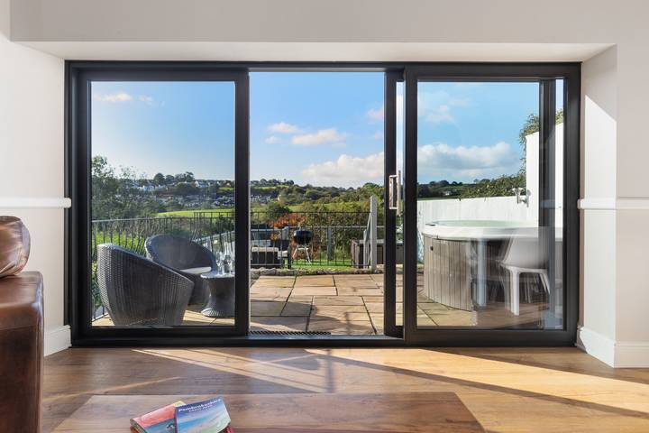 Cartref - Cottage with Hot Tub, Countryside Views in Saundersfoot, Pembrokeshire