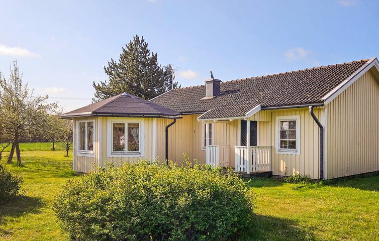 Hus för 4 Personer med trädgård in Öland