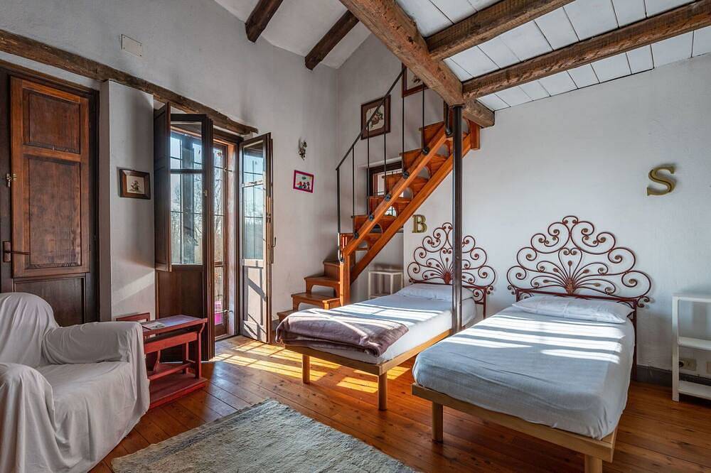 Estupenda casa de vacaciones privada con piscina privada, A/C, Wifi, Tv, patio y aparcamiento in Moncalieri, Provincia de Torino