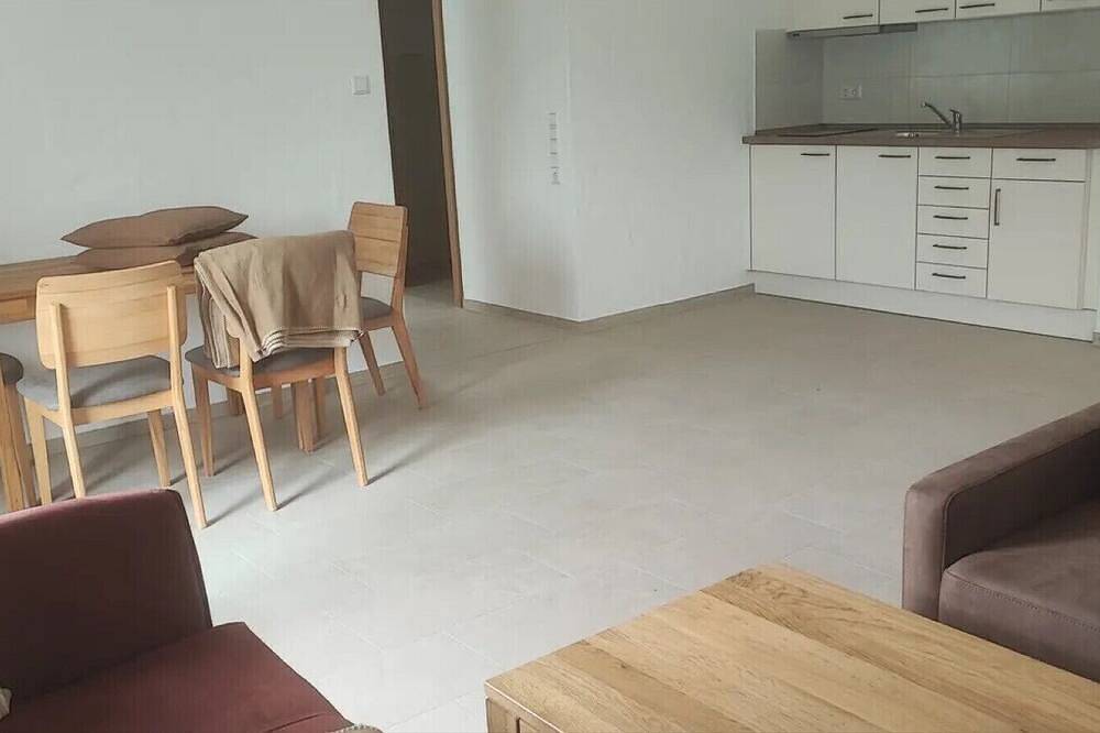 Apartment im Hotel 'Einhorn' mit Bergblick, gemeinsamer Terrasse und Wlan in Schwäbisch Gmünd, Albsteig Etappe 6