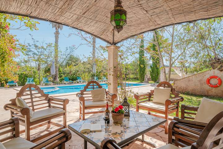 Ferienhaus für 8 Personen, mit Balkon und Garten sowie Kinderpool und Sauna in Felanitx