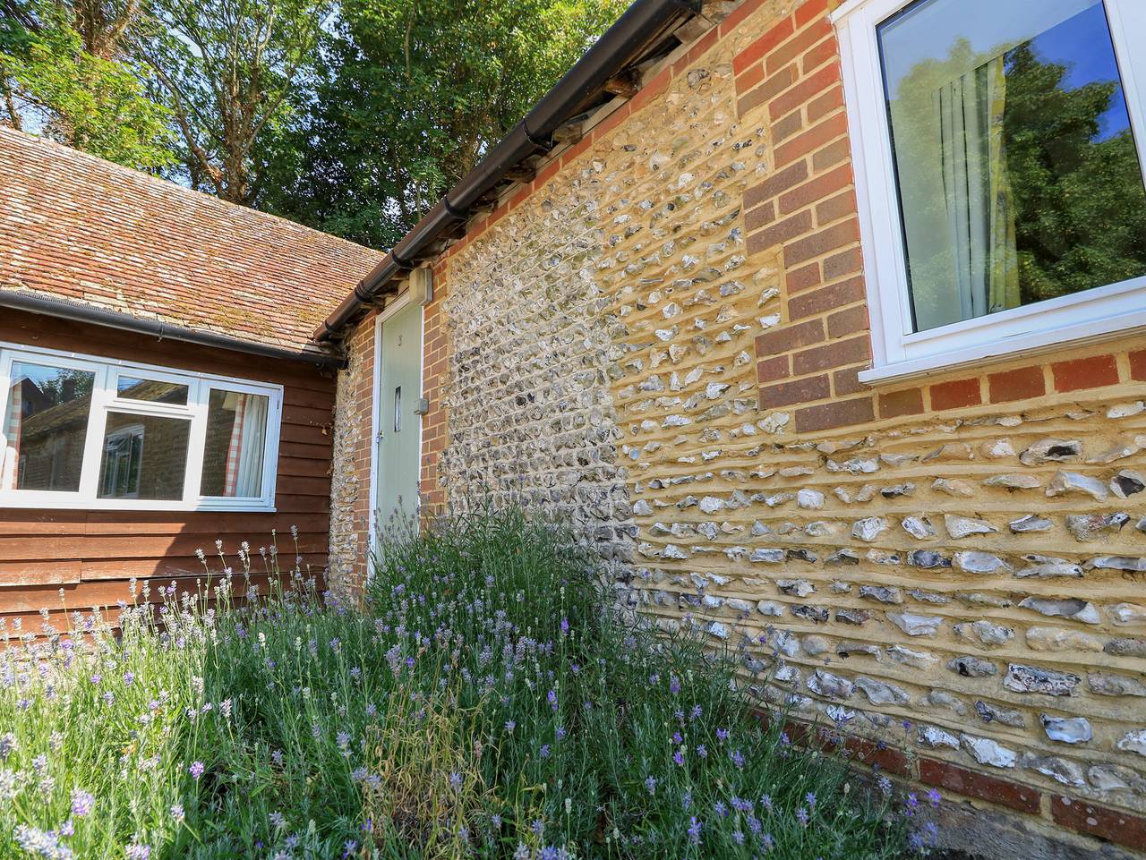 Byre Cottage 3 in Storrington and Sullington, South Downs