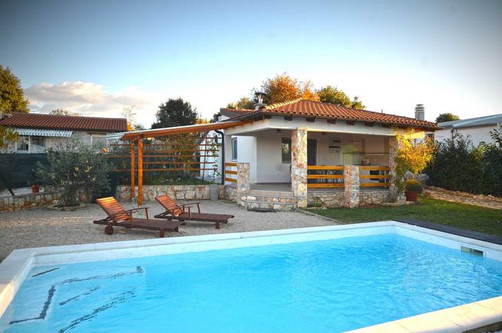 Villa für 5 Personen, mit Terrasse und Pool in Istrien
