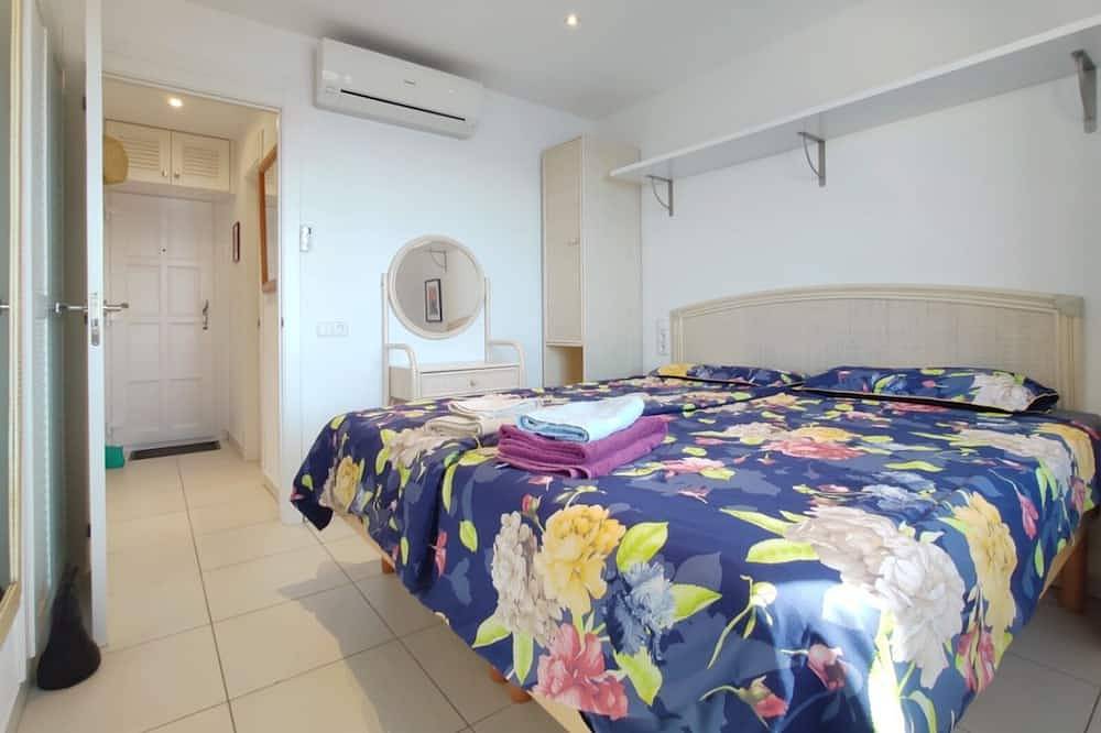 Entire apartment, Sea view apartment for 2-3 people in Cala Fornells in Cala Fornells, Calvià