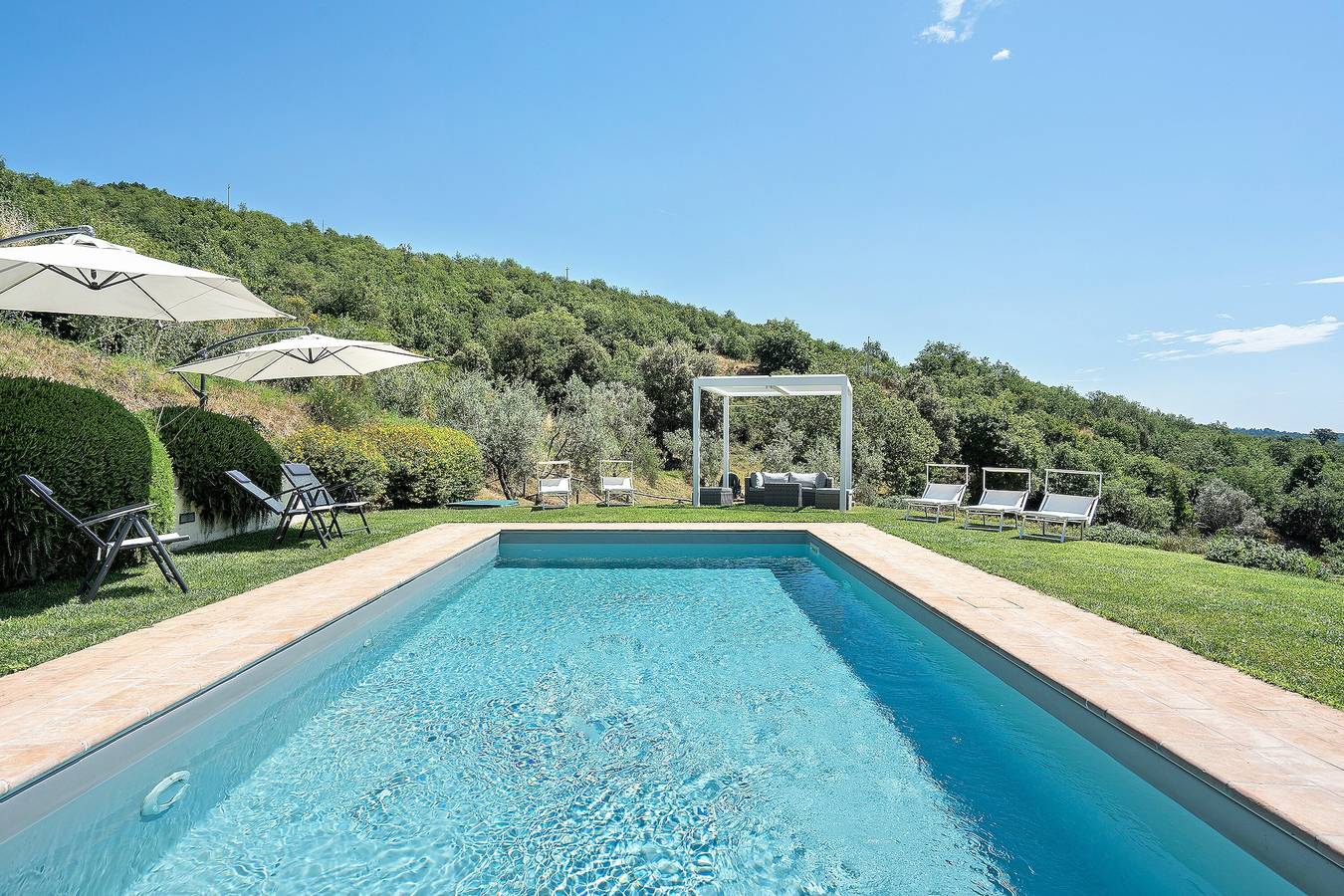 Villa 'Agriturismo Podere Terrena' con vista sulle montagne, piscina privata e Wi-Fi in Gaiole in Chianti, Chianti