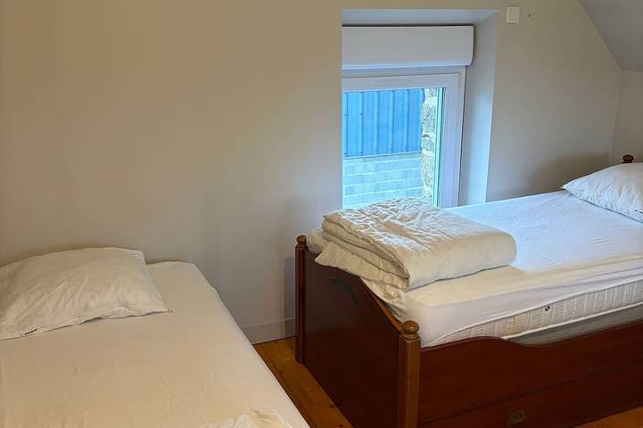 Location de vacances pour 14 personnes, avec terrasse et jardin à Baguer-Pican - 3