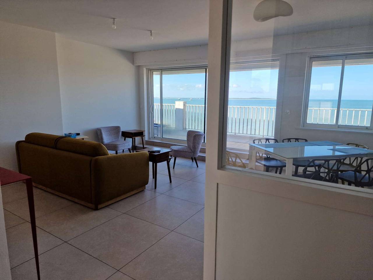 Appartement entier, Superbe appart à 10m de la plage, 2 terrasses, 3 chambres, vue océan in Royan, Côte de Beauté