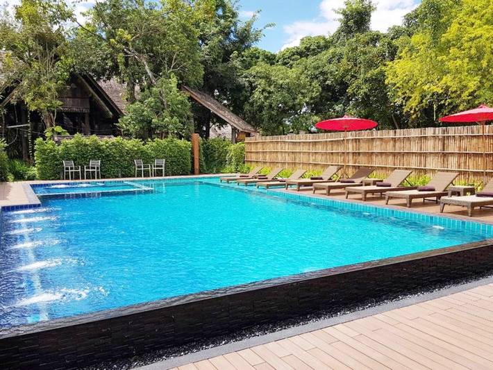 Maison d’hôte pour 2 personnes, avec jacuzzi et jardin ainsi que terrasse et piscine dans Chiang Rai