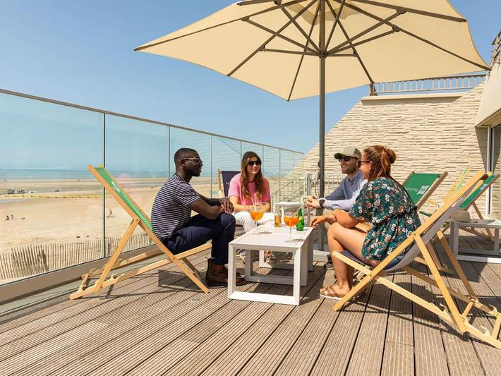 Hôtel pour 3 personnes, avec Terrasse ainsi que Piscine et Sauna