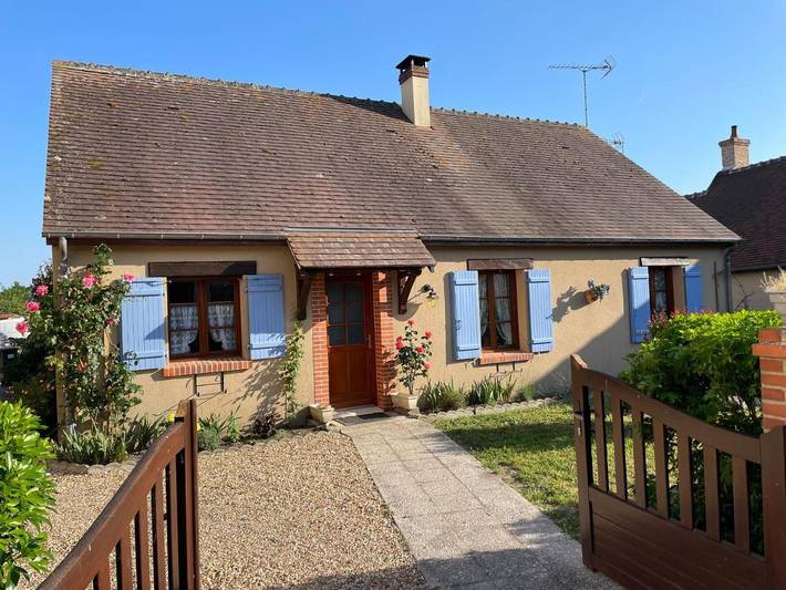 Location de vacances pour 8 personnes, avec terrasse à Selles-Saint-Denis
