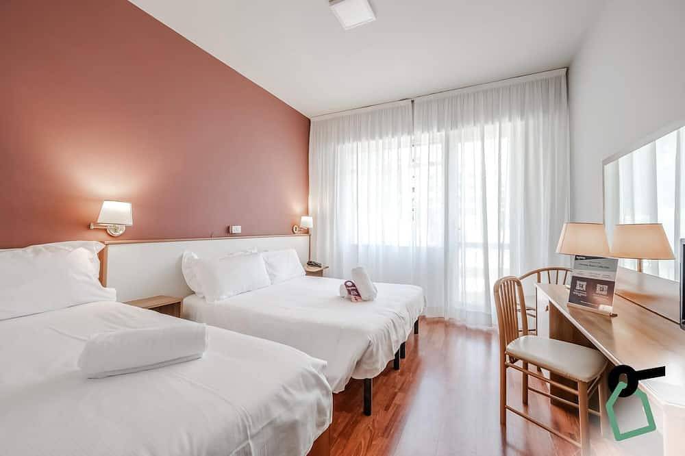 Camera Tripla | Hotiday Hotel Celle Ligure in Celle Ligure, Riviera di Ponente