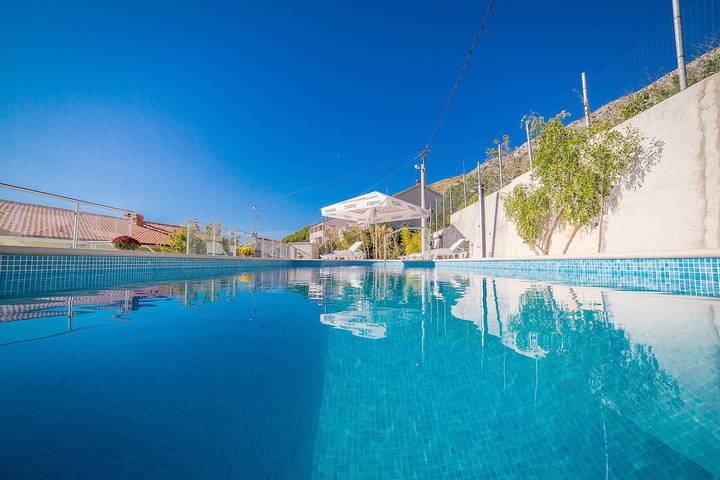 Ferienwohnung für 3 Personen, mit Balkon/Terrasse und Pool in Split-Dalmatien - 4