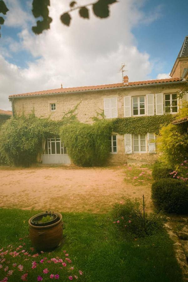 Gîte pour 5 personnes, avec Terrasse et Vue dans Trézioux
