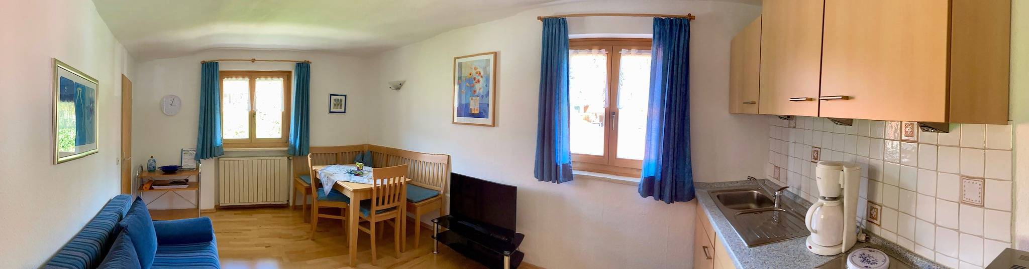 Appartement de vacances entier, Gästehaus Liebl - Appartement 2 pièces de 40 m², 1-4 personnes, chambre supplémentaire, cuisine/salle à manger, grand balcon-terrasse in Reit im Winkl, Alpes bavaroises