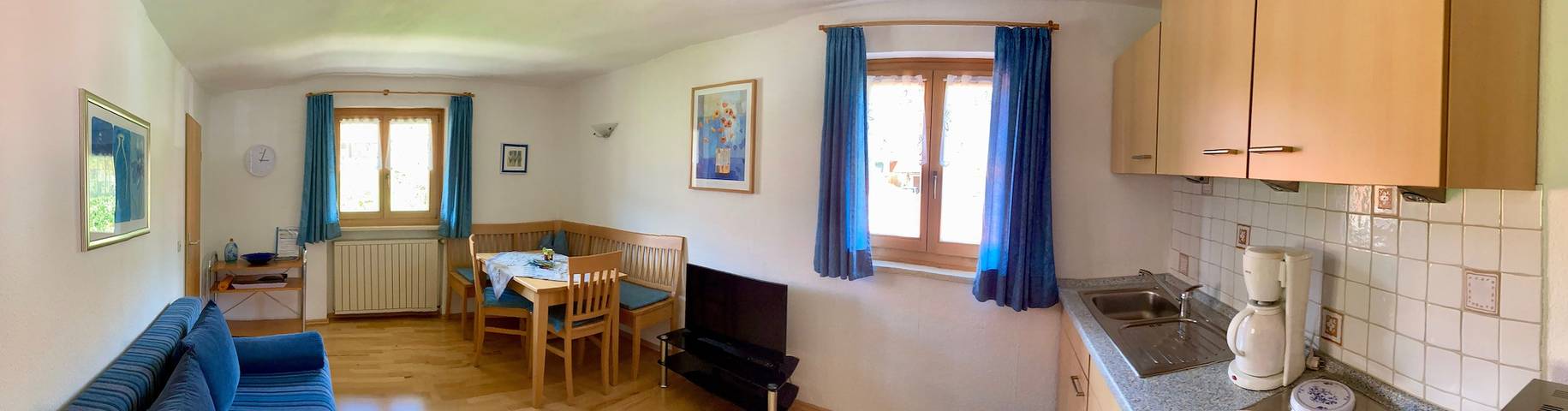 Ganze Ferienwohnung, Gästehaus Liebl - 2-Raum-Ferienwohnung 40qm, 1-4 Personen, Extra-Schlafzimmer, Wohnküche, große Balkonterrasse in Reit im Winkl, Bayerische Alpen