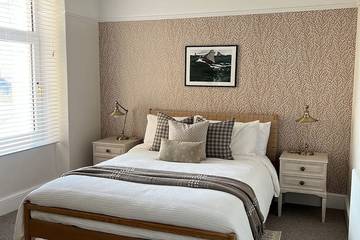 Holiday Rental for 16 People in Rhosneigr, Isle of Anglesey, Photo 2