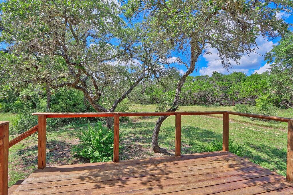 Sunflower Ridge Cottage - 2 Bedroom Sunny Retreat in Hays County