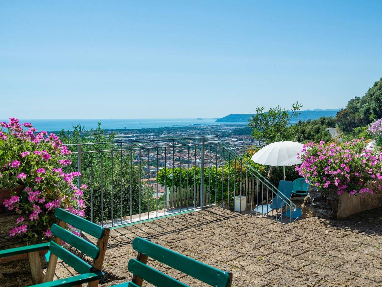 Appartamento intero, Wohnung 'Settimo cielo8' mit Schwimmbad in Massa, Riviera Toscana