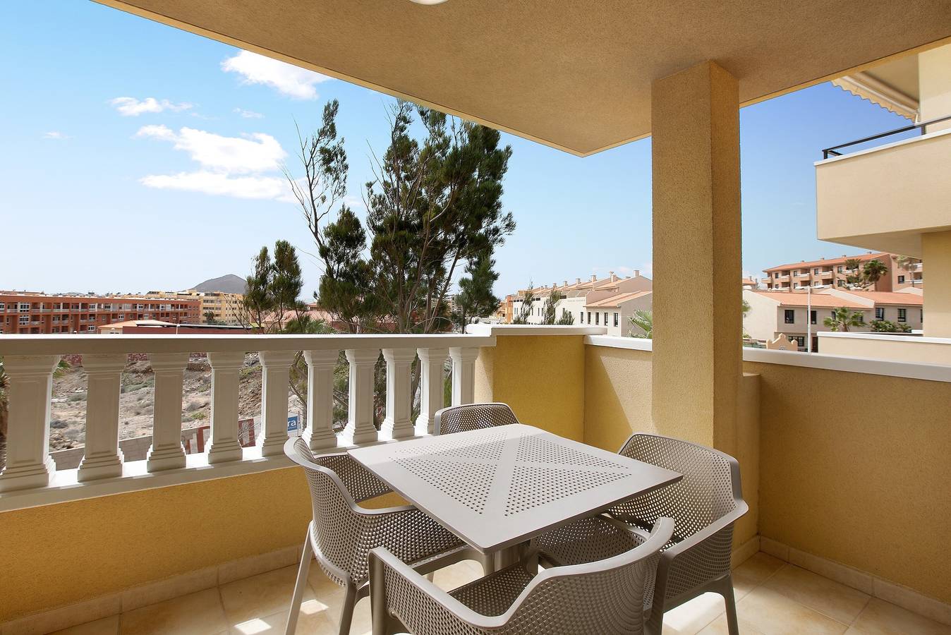 Appartement entier, Appartement de vacances 'La Perla E35 By Médano Rentals' avec piscine, balcon et Wi-Fi in Playa el Médano, Granadilla de Abona