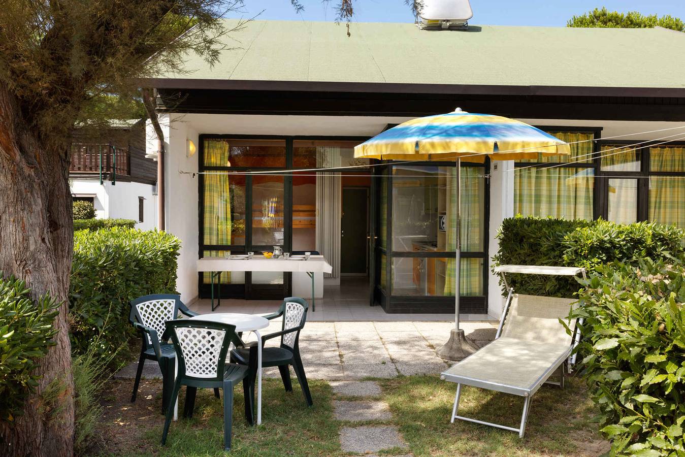 Bungaló con aire acondicionado, internet, jardín y piscina in Casal Borsetti, Provincia de Ravenna