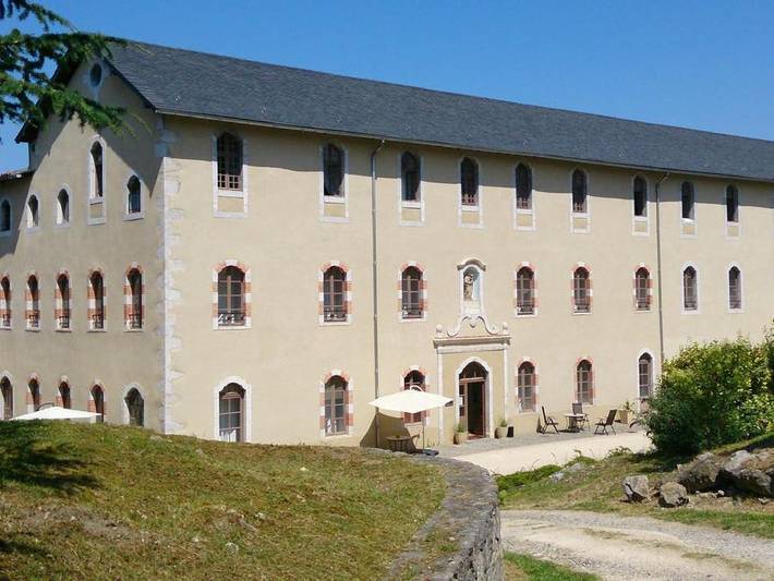 Camping pour 4 personnes, avec bassin pour enfant, animaux acceptés dans l' Ariège - 2